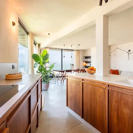 Modern In Heist With Views Apartment