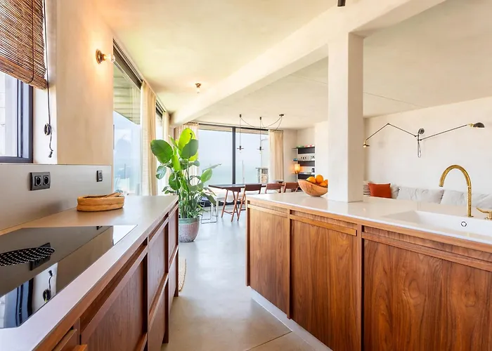 On Coast With Panoramic Views アパート