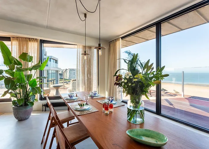 On Coast With Panoramic Views *